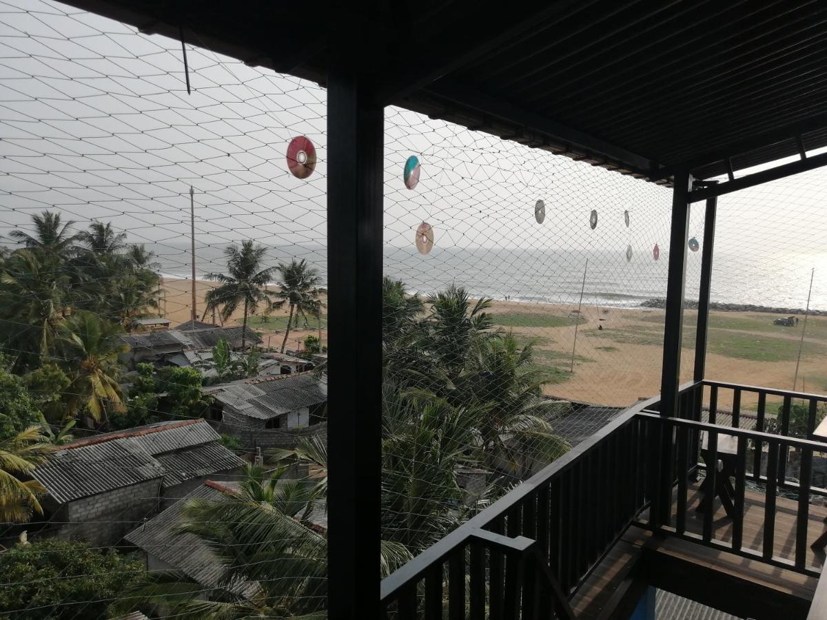 Le Petit Hotel & Restaurant Negombo Bagian luar foto