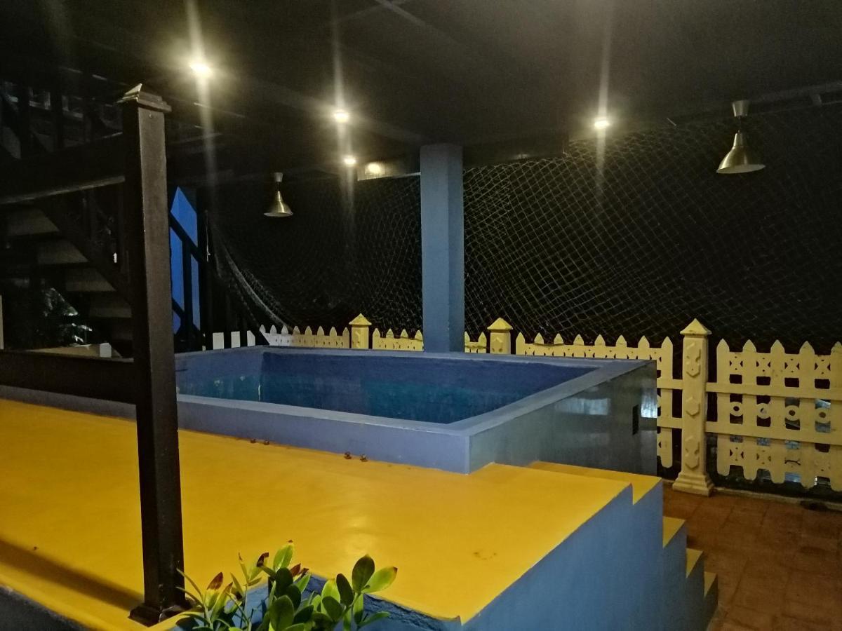 Le Petit Hotel & Restaurant Negombo Bagian luar foto