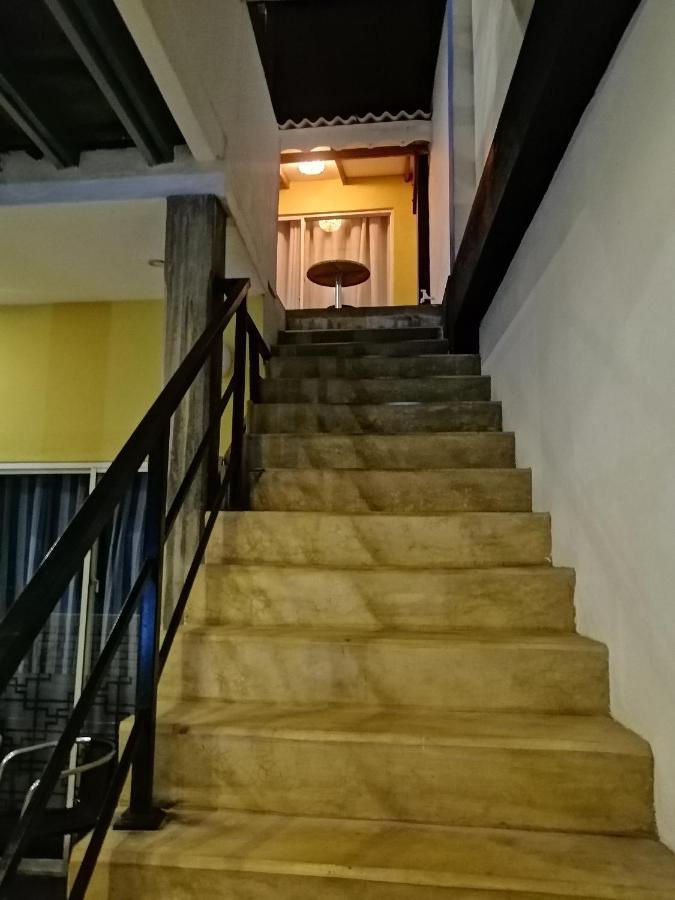Le Petit Hotel & Restaurant Negombo Bagian luar foto