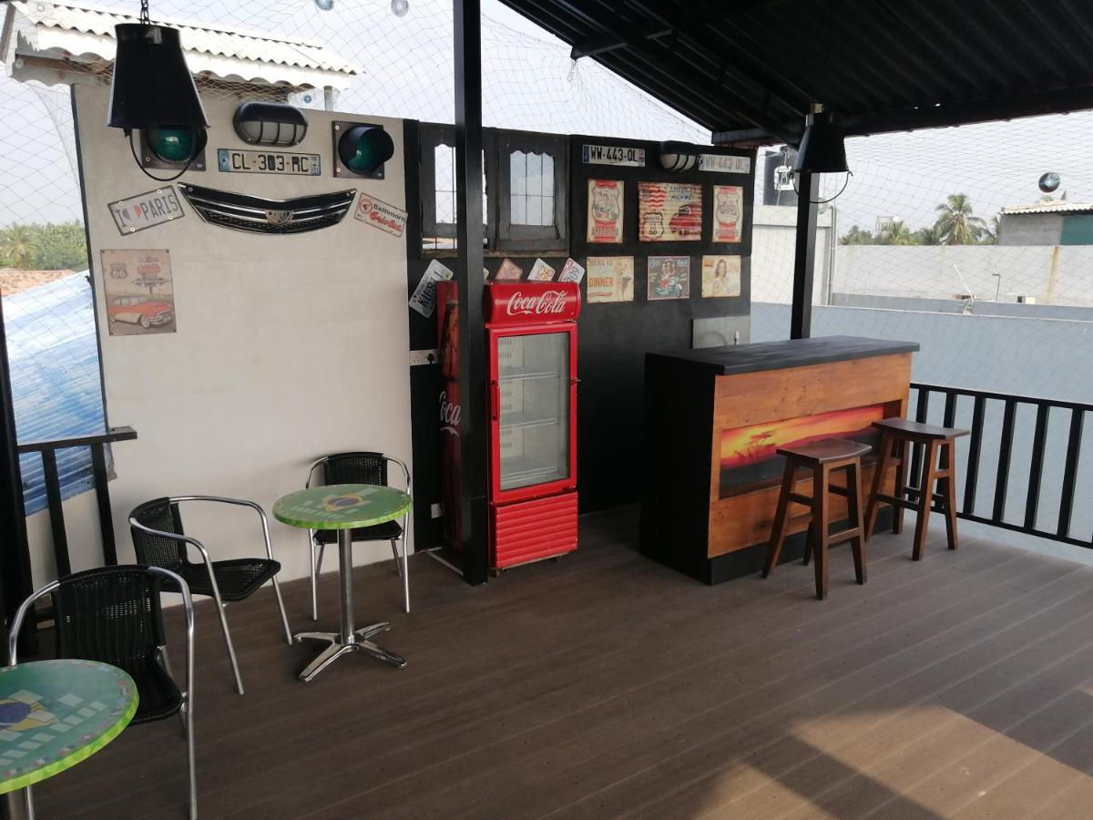 Le Petit Hotel & Restaurant Negombo Bagian luar foto