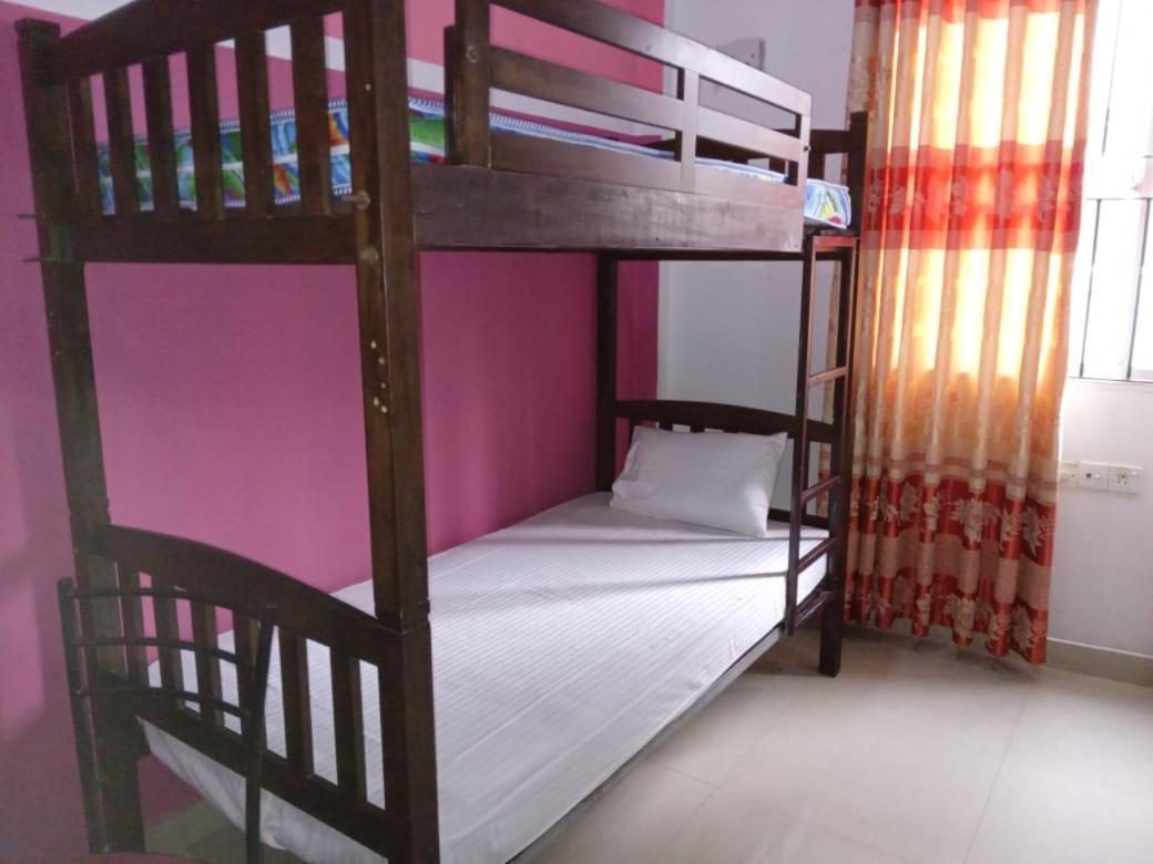 Le Petit Hotel & Restaurant Negombo Bagian luar foto